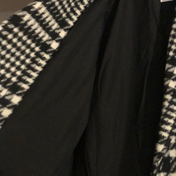 Ann Taylor cocoon plaid coat - Picture 4 of 5